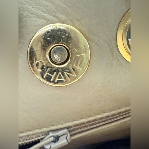 Chanel Metellase Chain Shoulder Bag - Picture 15 of 16